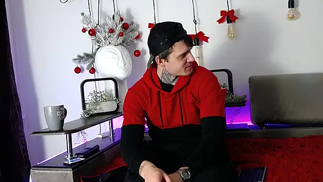 CarterCole online show from December 31, 2024, 7:42 am