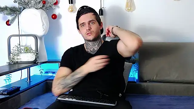 CarterCole online show from January 14, 2025, 4:08 pm