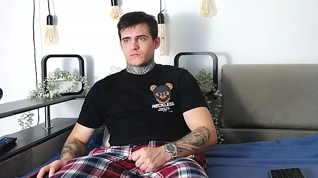 CarterCole online show from February 3, 2025, 11:31 am