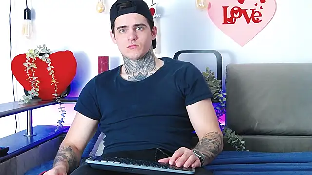 CarterCole online show from February 6, 2025, 6:51 am