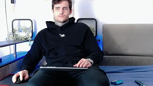 CarterCole online show from February 27, 2025, 8:06 am