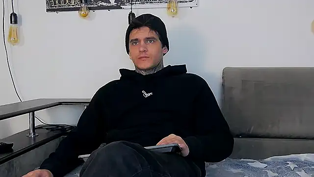 CarterCole online show from December 20, 2025, 10:00 am