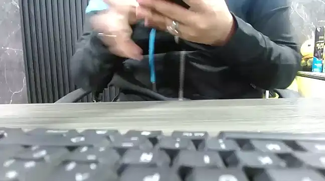 Miel canela online show from March 4, 2025, 2:49 am