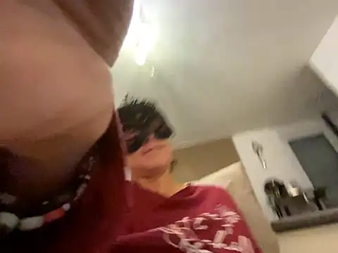 Snapshot of Marilou1983 chatting on September 19, 2025, 9:04 pm Marilou1983 online show from September 19, 2025, 9:04 pm