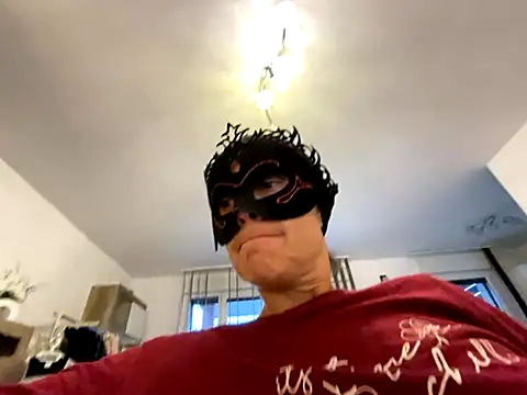 Snapshot of Marilou1983 chatting on September 23, 2025, 4:43 pm Marilou1983 online show from September 23, 2025, 4:43 pm