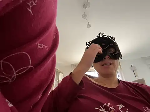 Marilou1983 online show from November 19, 2025, 12:49 pm