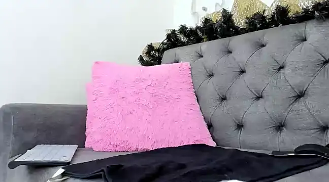 amber martinez online show from December 24, 2024, 2:22 pm
