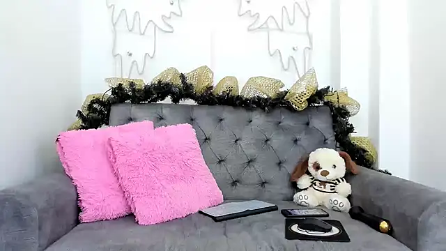 amber martinez online show from December 27, 2024, 12:23 pm