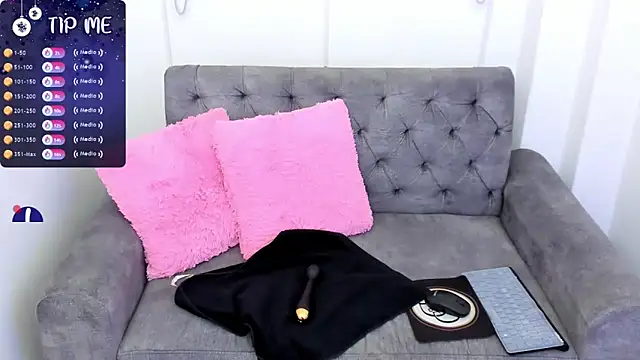 amber martinez online show from January 18, 2025, 12:26 pm