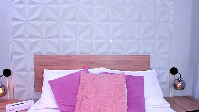 Stacey white  online show from January 18, 2026, 8:01 pm