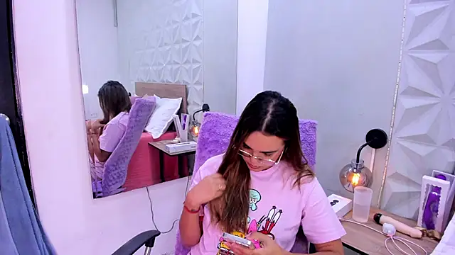 Stacey white  online show from February 19, 2026, 8:16 pm