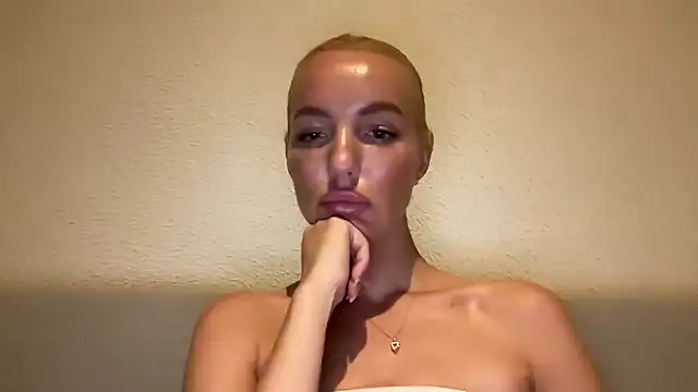 aestetick online show from November 27, 2025, 12:29 pm