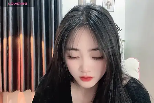 Snapshot of _Aimy_ chatting on December 16, 2024, 4:02 am Aimy online show from December 16, 2024, 4:02 am