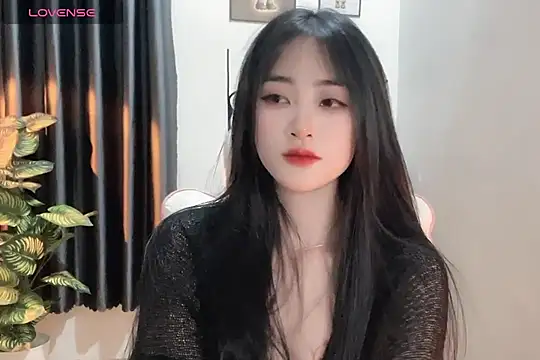 Snapshot of _Aimy_ chatting on December 19, 2024, 7:07 pm Aimy online show from December 19, 2024, 7:07 pm