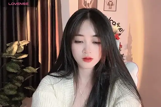 Snapshot of _Aimy_ chatting on December 20, 2024, 7:07 pm Aimy online show from December 20, 2024, 7:07 pm