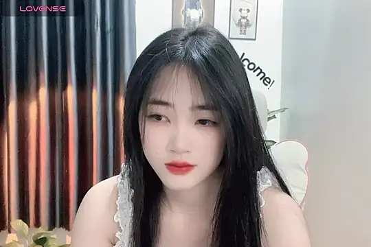 Snapshot of _Aimy_ chatting on January 2, 2025, 4:09 am Aimy online show from January 2, 2025, 4:09 am