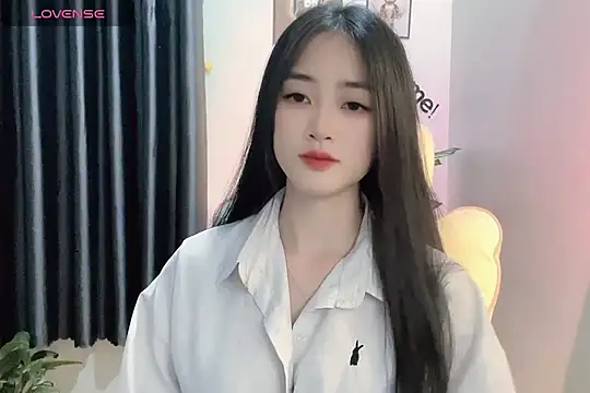 Snapshot of _Aimy_ chatting on January 3, 2025, 7:29 pm Aimy online show from January 3, 2025, 7:29 pm