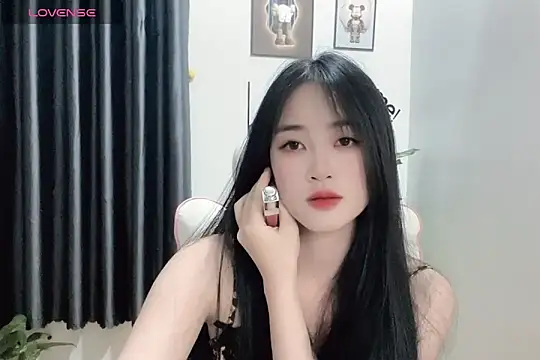 Snapshot of _Aimy_ chatting on January 5, 2025, 4:14 am Aimy online show from January 5, 2025, 4:14 am