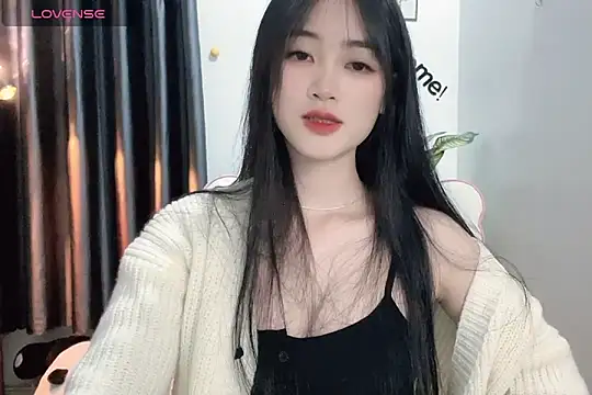 Snapshot of _Aimy_ chatting on January 8, 2025, 7:13 pm Aimy online show from January 8, 2025, 7:13 pm