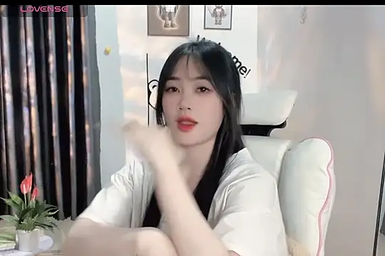 Snapshot of _Aimy_ chatting on February 17, 2025, 6:48 pm Aimy online show from February 17, 2025, 6:48 pm