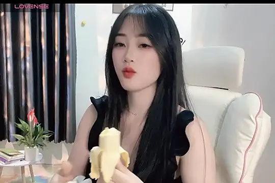 Snapshot of _Aimy_ chatting on February 18, 2025, 7:19 pm Aimy online show from February 18, 2025, 7:19 pm