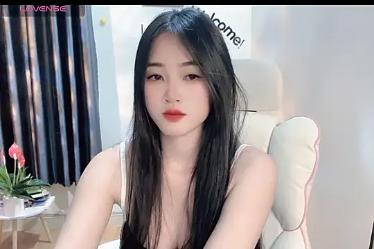 Snapshot of _Aimy_ chatting on February 23, 2025, 7:17 pm Aimy online show from February 23, 2025, 7:17 pm