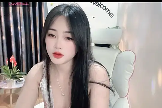 Snapshot of _Aimy_ chatting on February 27, 2025, 3:25 am Aimy online show from February 27, 2025, 3:25 am