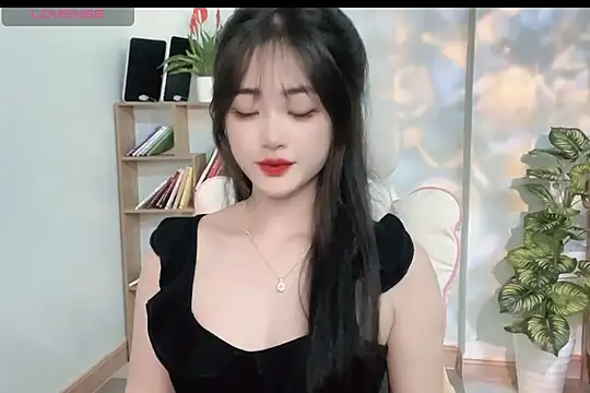Snapshot of _Aimy_ chatting on March 4, 2025, 5:03 pm Aimy online show from March 4, 2025, 5:03 pm