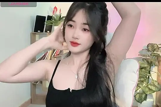 Snapshot of _Aimy_ chatting on March 5, 2025, 4:02 am Aimy online show from March 5, 2025, 4:02 am