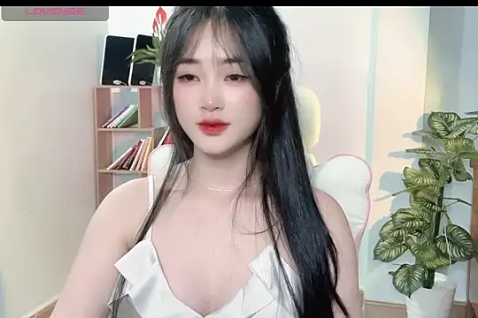 Snapshot of _Aimy_ chatting on March 5, 2025, 6:56 pm Aimy online show from March 5, 2025, 6:56 pm
