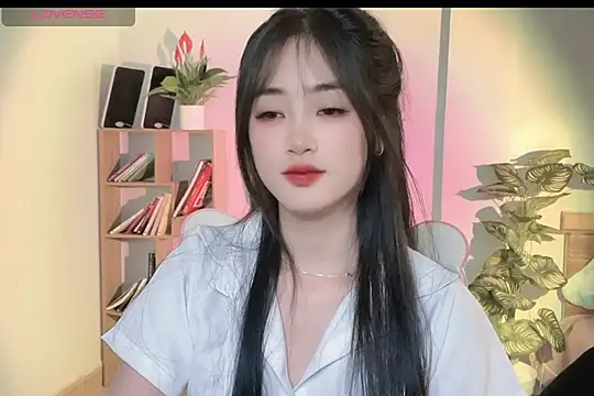 Snapshot of _Aimy_ chatting on March 7, 2025, 6:57 am Aimy online show from March 7, 2025, 6:57 am