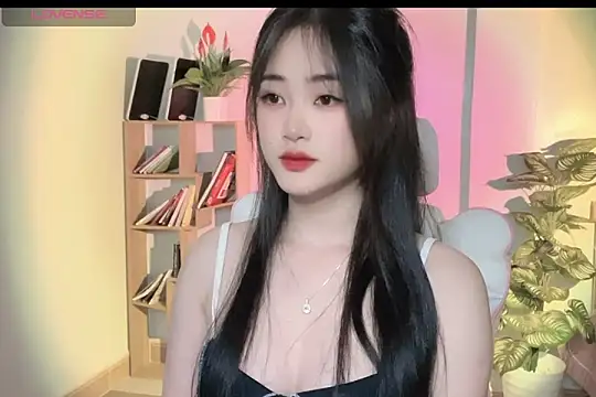 Snapshot of _Aimy_ chatting on March 7, 2025, 3:49 pm Aimy online show from March 7, 2025, 3:49 pm