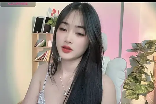 Snapshot of _Aimy_ chatting on March 8, 2025, 5:33 pm Aimy online show from March 8, 2025, 5:33 pm