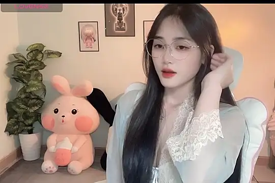 Snapshot of _Aimy_ chatting on September 25, 2025, 5:00 am  Aimy  online show from September 25, 2025, 5:00 am