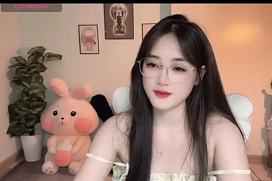 Snapshot of _Aimy_ chatting on September 28, 2025, 4:34 pm  Aimy  online show from September 28, 2025, 4:34 pm