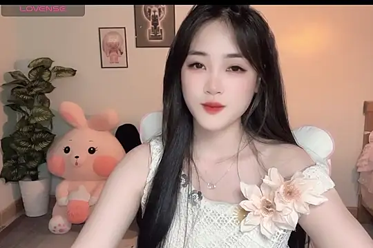 Snapshot of _Aimy_ chatting on September 29, 2025, 4:45 pm  Aimy  online show from September 29, 2025, 4:45 pm