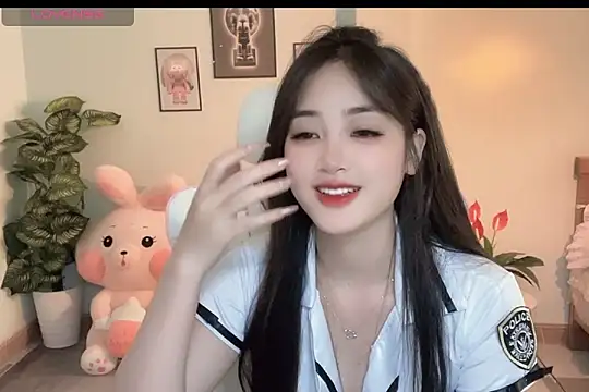 Snapshot of _Aimy_ chatting on October 1, 2025, 5:02 am  Aimy  online show from October 1, 2025, 5:02 am