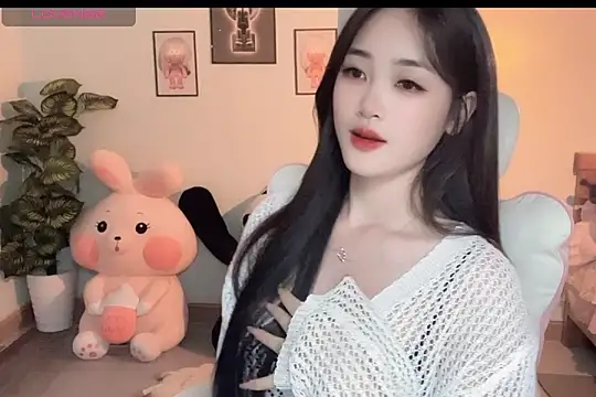 Snapshot of _Aimy_ chatting on October 1, 2025, 5:19 pm  Aimy  online show from October 1, 2025, 5:19 pm