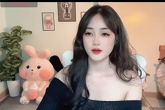 Snapshot of _Aimy_ chatting on October 3, 2025, 5:37 am  Aimy  online show from October 3, 2025, 5:37 am