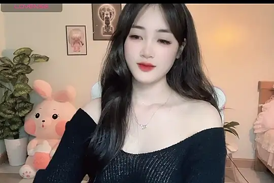 Snapshot of _Aimy_ chatting on October 6, 2025, 4:21 am  Aimy  online show from October 6, 2025, 4:21 am