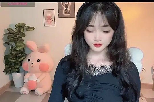 Snapshot of _Aimy_ chatting on October 8, 2025, 4:48 pm  Aimy  online show from October 8, 2025, 4:48 pm