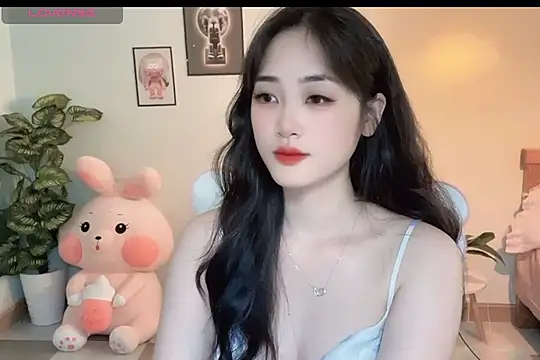 Snapshot of _Aimy_ chatting on October 14, 2025, 4:35 am  Aimy  online show from October 14, 2025, 4:35 am
