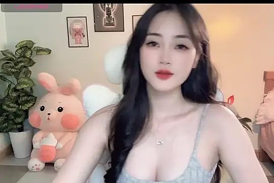 Snapshot of _Aimy_ chatting on October 16, 2025, 4:57 am  Aimy  online show from October 16, 2025, 4:57 am