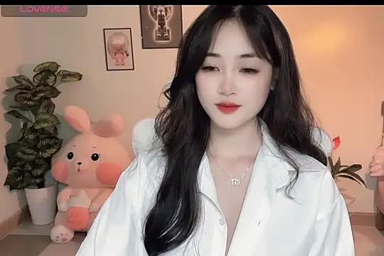 Snapshot of _Aimy_ chatting on October 18, 2025, 6:08 pm  Aimy  online show from October 18, 2025, 6:08 pm