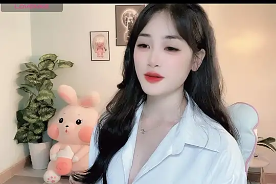 Snapshot of _Aimy_ chatting on October 20, 2025, 6:25 am  Aimy  online show from October 20, 2025, 6:25 am