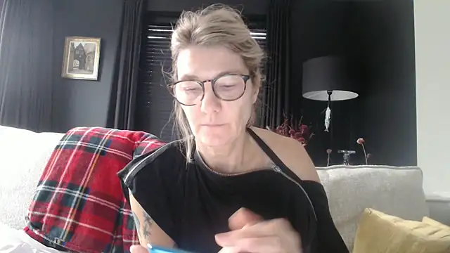 godinflower online show from October 10, 2025, 7:29 am