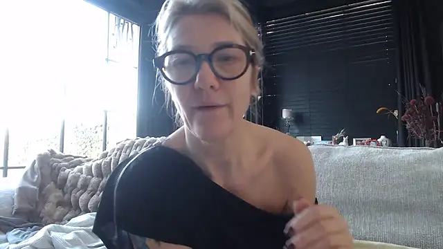 godinflower online show from January 11, 2026, 9:47 am