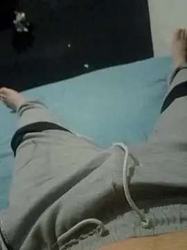 jhone3812 online show from December 22, 2025, 9:12 pm