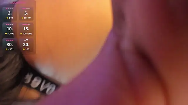 xelenagomez33 online show from October 11, 2025, 6:39 pm