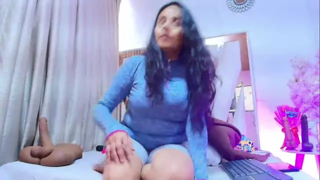  Marcela   online show from November 19, 2025, 12:27 pm